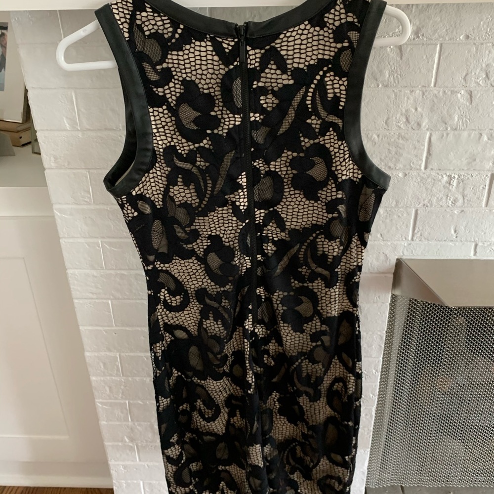 Tart lace dress - Picture 3 of 3